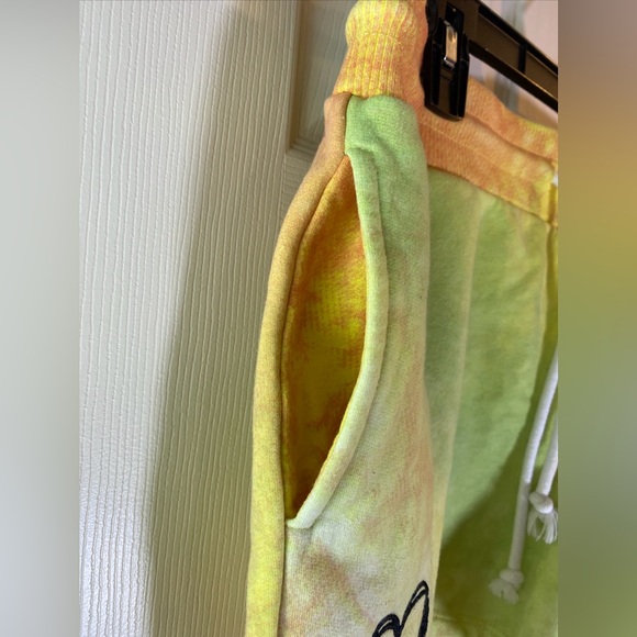 Pride By JoJo Women L Large 11-13 Fleece Shorts Heart Tie Dye Pockets Drawstring - Picture 5 of 11